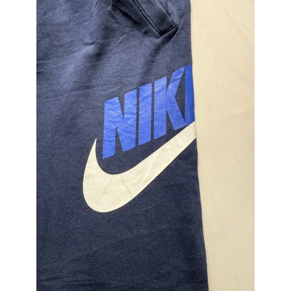 Nike sportswear club
